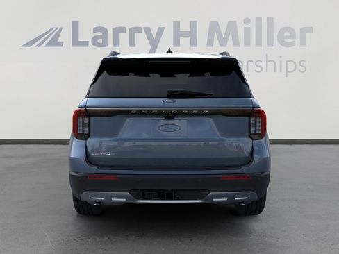 New 2026 Ford Explorer Active w/ Active Comfort Package image 5