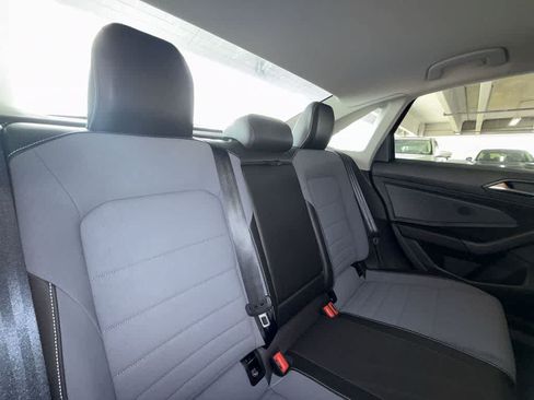 Used 2025 Volkswagen Jetta SE FWD image 26