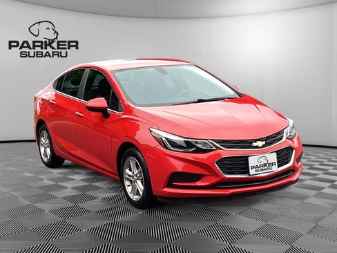 Used 2017 Chevrolet Cruze LT FWD image 7