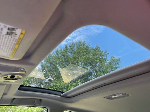 Used 2014 Toyota Prius Four w/ Solar Roof Package image 17