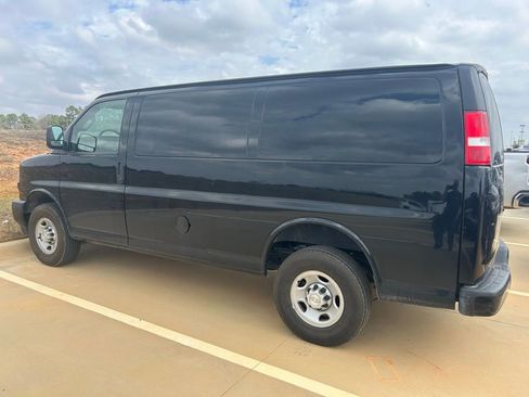 Used 2021 Chevrolet Express 2500 Work Van w/ Driver Convenience Package image 8