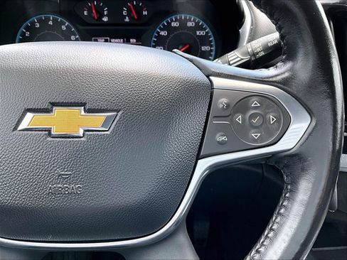Used 2021 Chevrolet Traverse LT FWD image 21