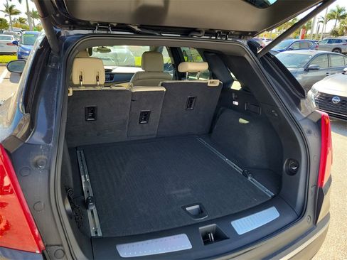 Used 2018 Cadillac XT5 Luxury w/ Driver Awareness Package image 15