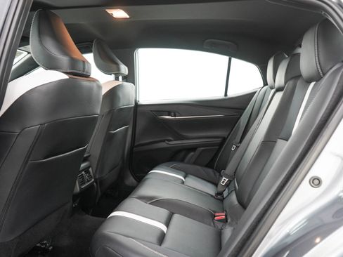 Used 2025 Toyota Camry SE FWD image 13