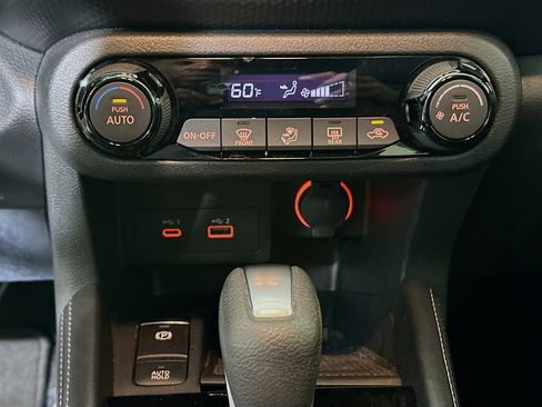 Used 2022 Nissan Kicks SV w/ Exterior Package FWD image 23