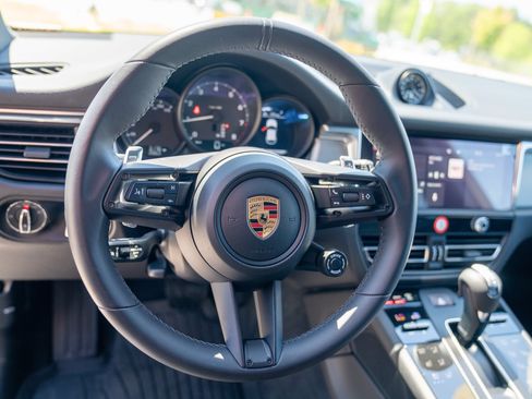Certified 2026 Porsche Macan AWD/4WD image 14