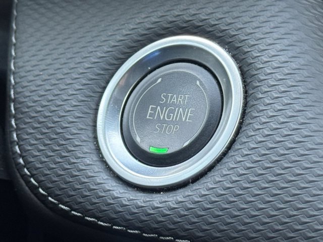 Used 2025 Chevrolet Equinox LT w/ Safety and Technology Package FWD image 29