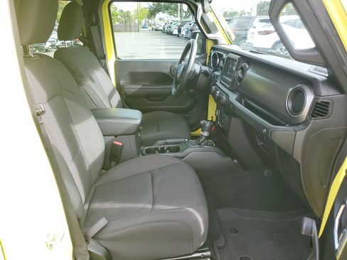 Used 2023 Jeep Wrangler Sport image 7