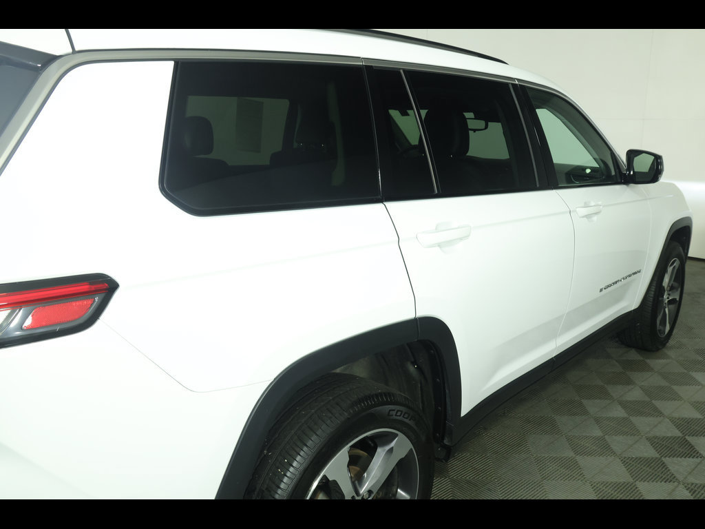Used 2023 Jeep Grand Cherokee L Limited AWD/4WD image 20