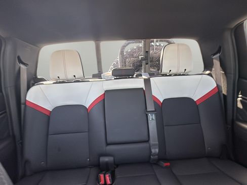 Used 2024 GMC Canyon AT4X w/ AT4X AEV Edition AWD/4WD image 15