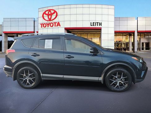 Used 2017 Toyota RAV4 SE w/ Power Special Value Package image 4