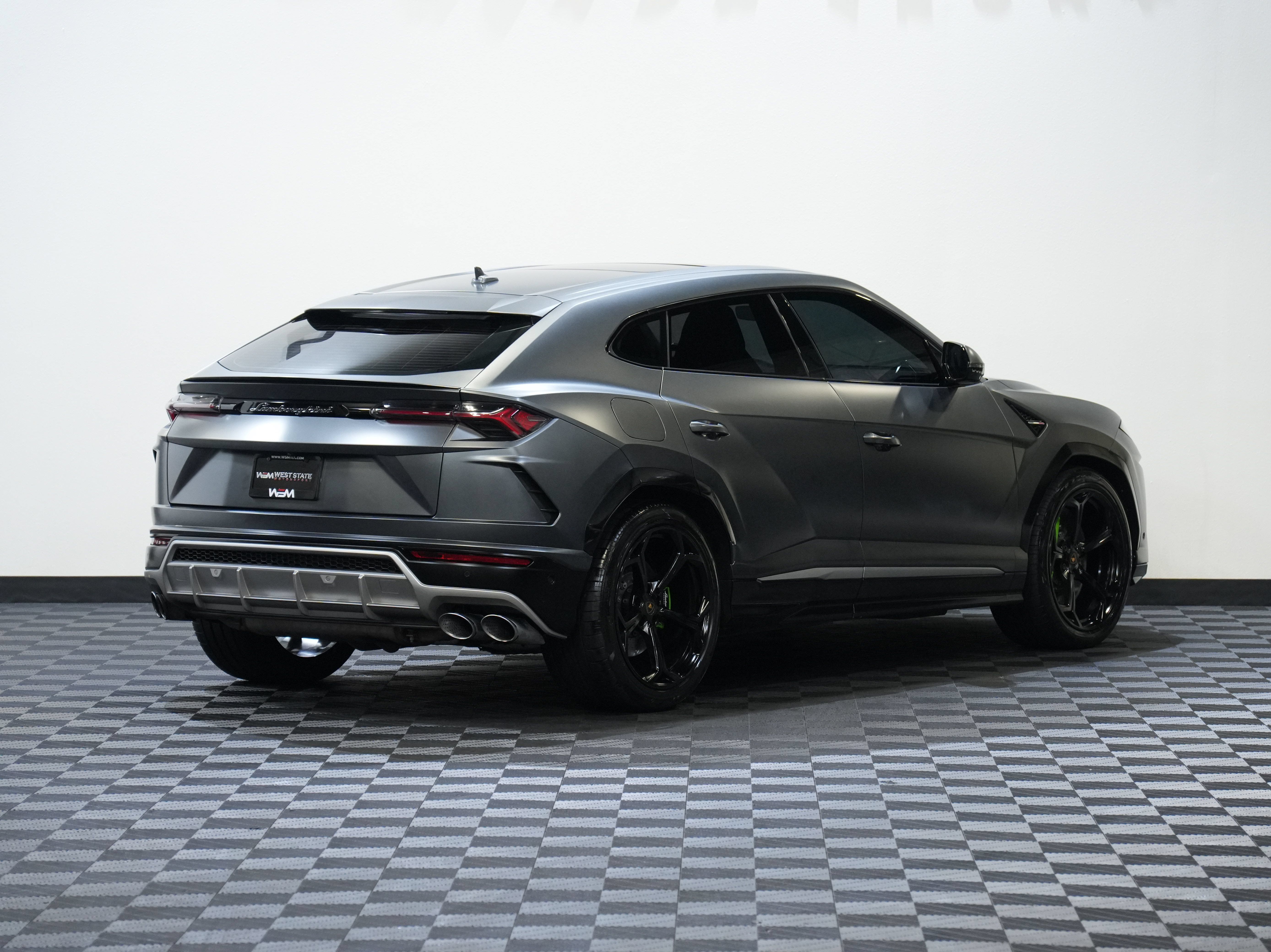 Used 2019 Lamborghini Urus AWD/4WD image 6