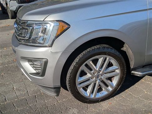 Used 2020 Ford Expedition XLT w/ Equipment Group 202A image 9