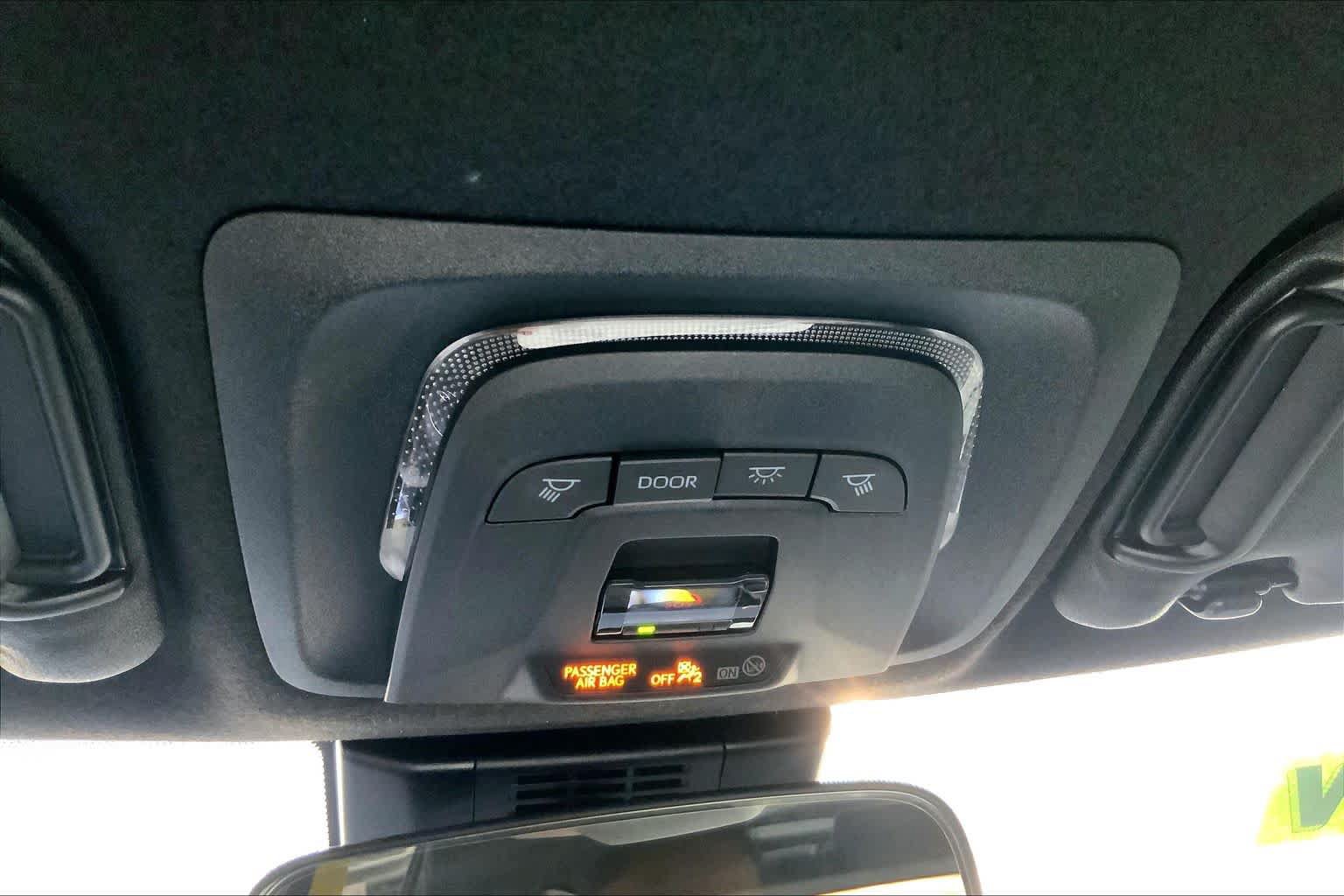 Used 2026 Toyota Corolla SE FWD image 19