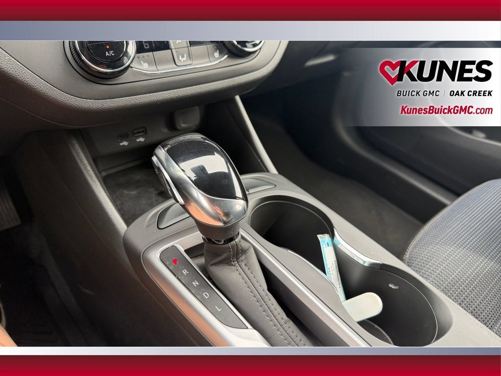 Used 2025 Buick Envista Sport Touring w/ Convenience I Package FWD image 28