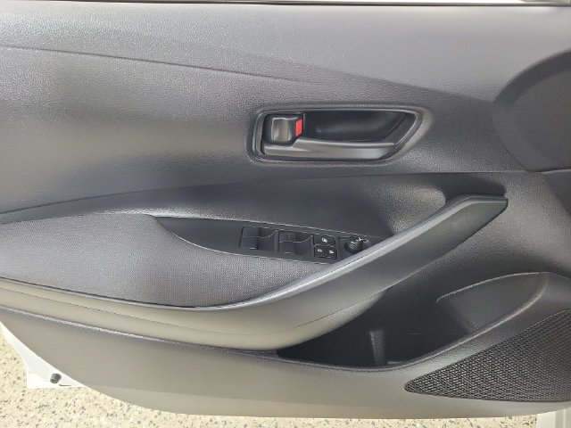 Used 2025 Toyota Corolla LE FWD image 21