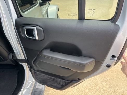 Used 2023 Jeep Wrangler Unlimited Sahara AWD/4WD image 23