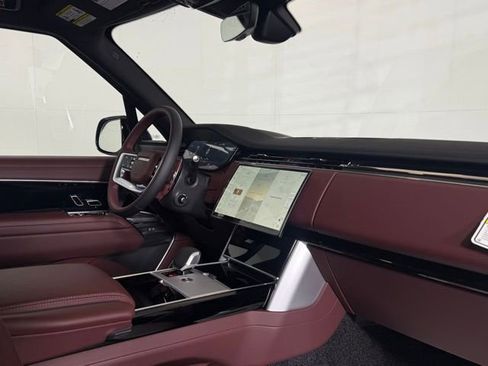 New 2026 Land Rover Range Rover SE image 18