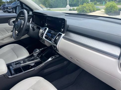 Certified 2022 Kia Sorento S FWD image 31