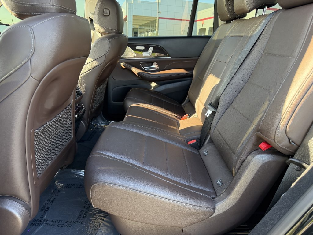 Used 2022 Mercedes-Benz GLS 450 4MATIC image 7