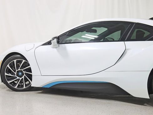 Used 2016 BMW i8 image 12