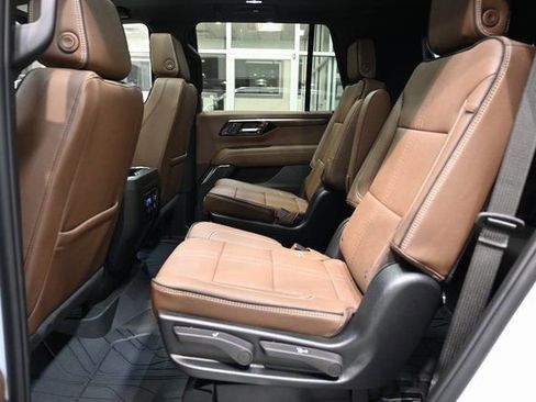 New 2026 Chevrolet Tahoe High Country w/ LPO, Illumination Package image 14