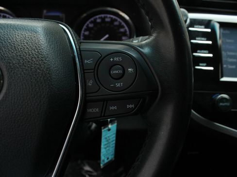 Used 2019 Toyota Camry SE FWD image 23