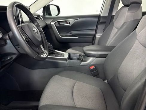 Used 2019 Toyota RAV4 XLE AWD/4WD image 13