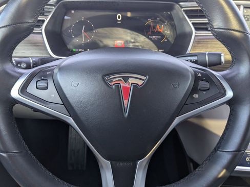 Used 2015 Tesla Model S 85D image 16