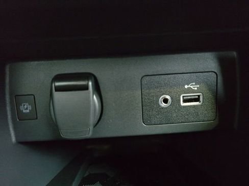 New 2025 Nissan Versa SV image 6