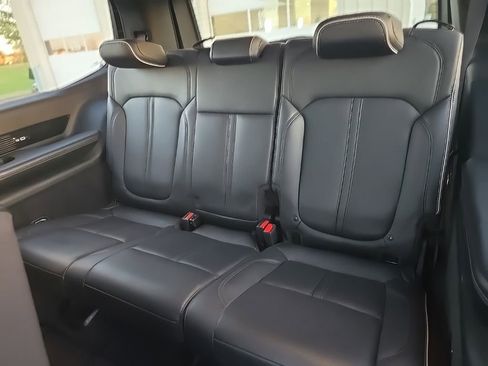 Used 2023 Jeep Grand Wagoneer Series II w/ Flexible Seating Group AWD/4WD image 29
