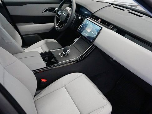 Used 2025 Land Rover Range Rover Velar Dynamic SE image 21