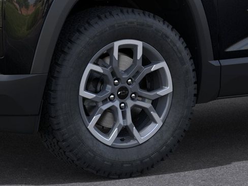 New 2026 Chevrolet Equinox ACTIV w/ Convenience Package III AWD/4WD image 33