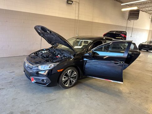 Used 2018 Honda Civic EX-T image 11