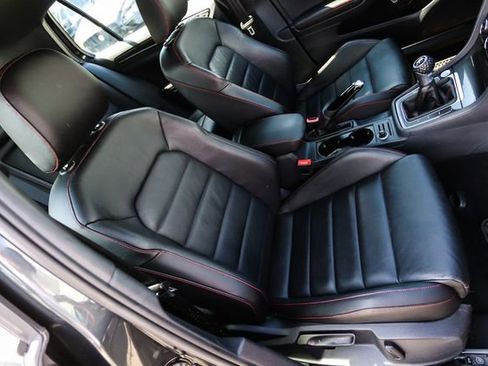 Used 2016 Volkswagen GTI SE image 54