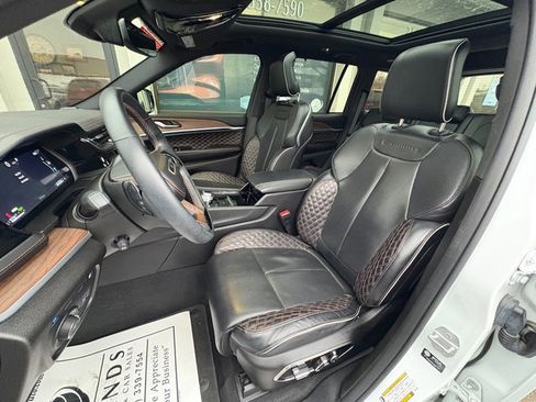 Used 2022 Jeep Grand Cherokee Summit w/ Luxury Tech Group V image 14