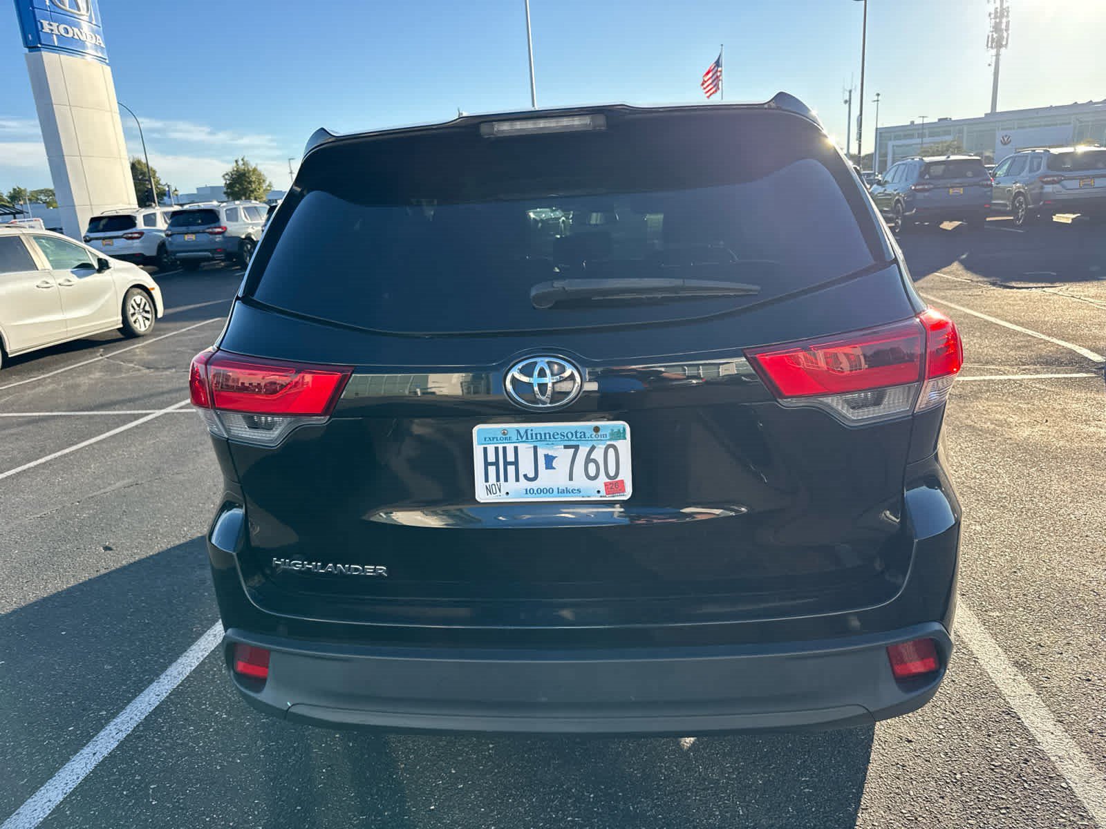 Used 2018 Toyota Highlander LE FWD image 7