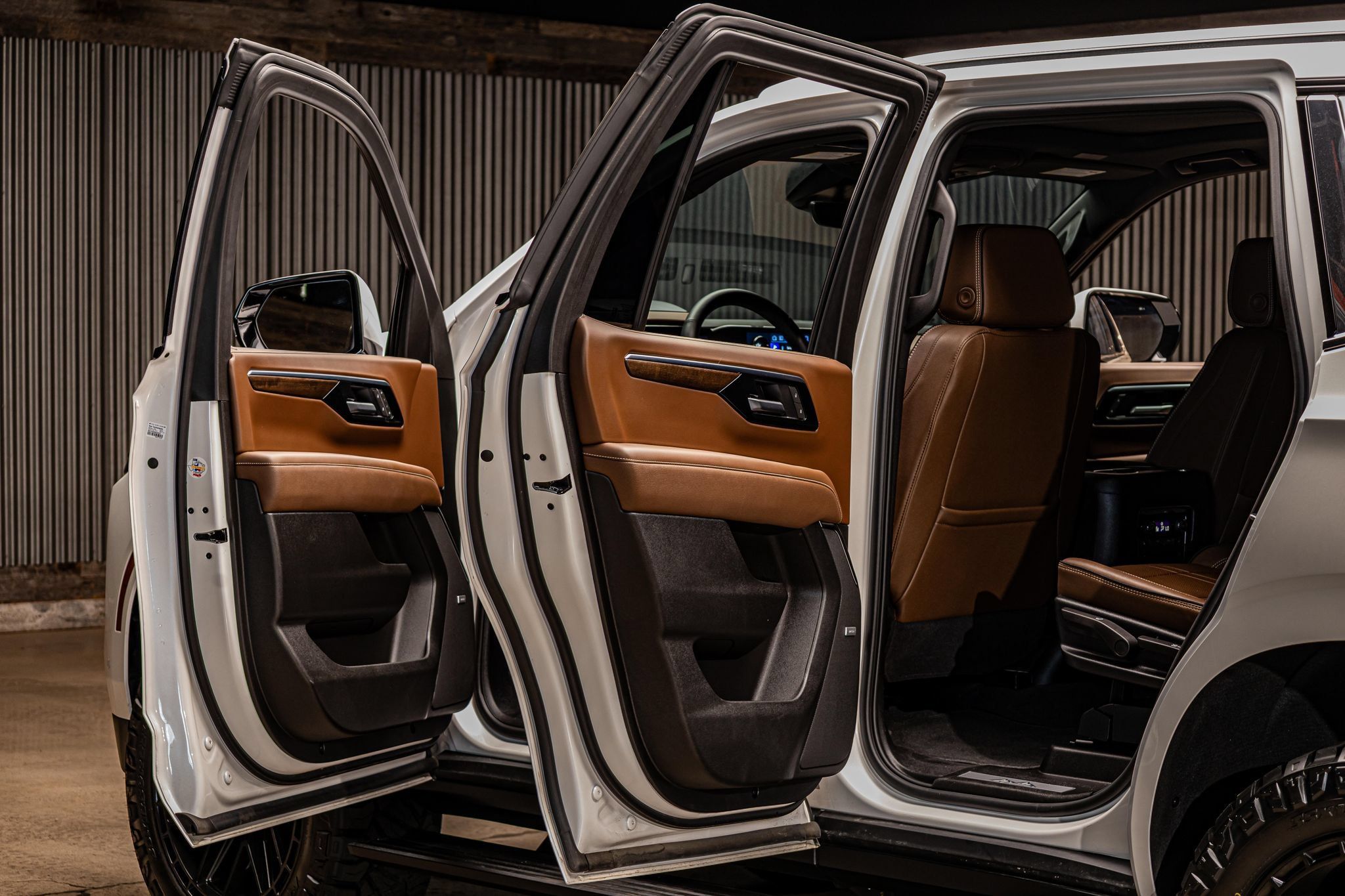 Used 2025 Chevrolet Tahoe High Country AWD/4WD image 39