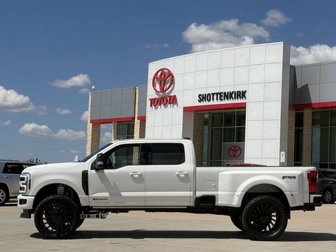 Used 2025 Ford F350 Platinum AWD/4WD image 3