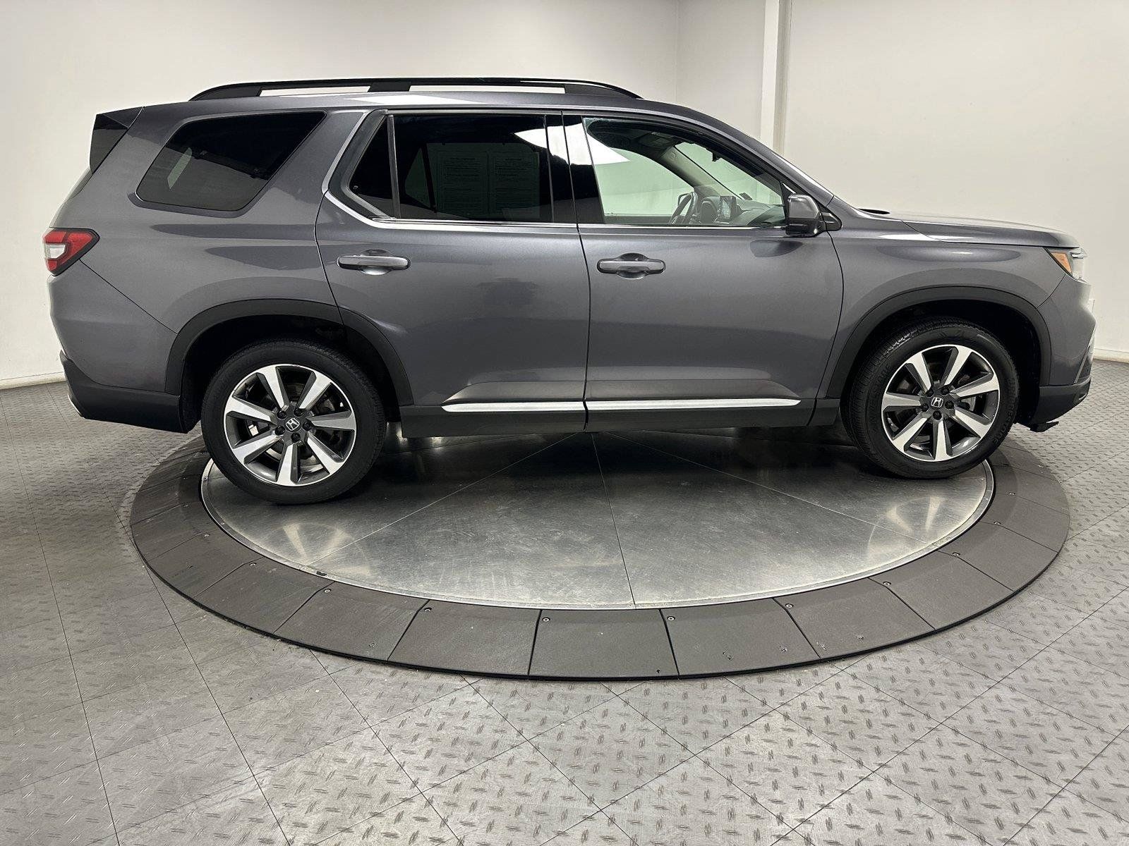 Certified 2024 Honda Pilot Elite image 15