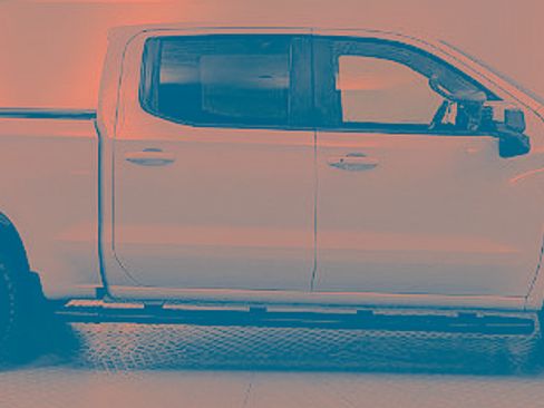 Used 2023 Chevrolet Silverado 1500 LT image 2