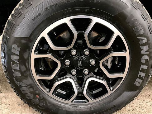 Certified 2022 Ford F150 XLT w/ Equipment Group 302A High image 8