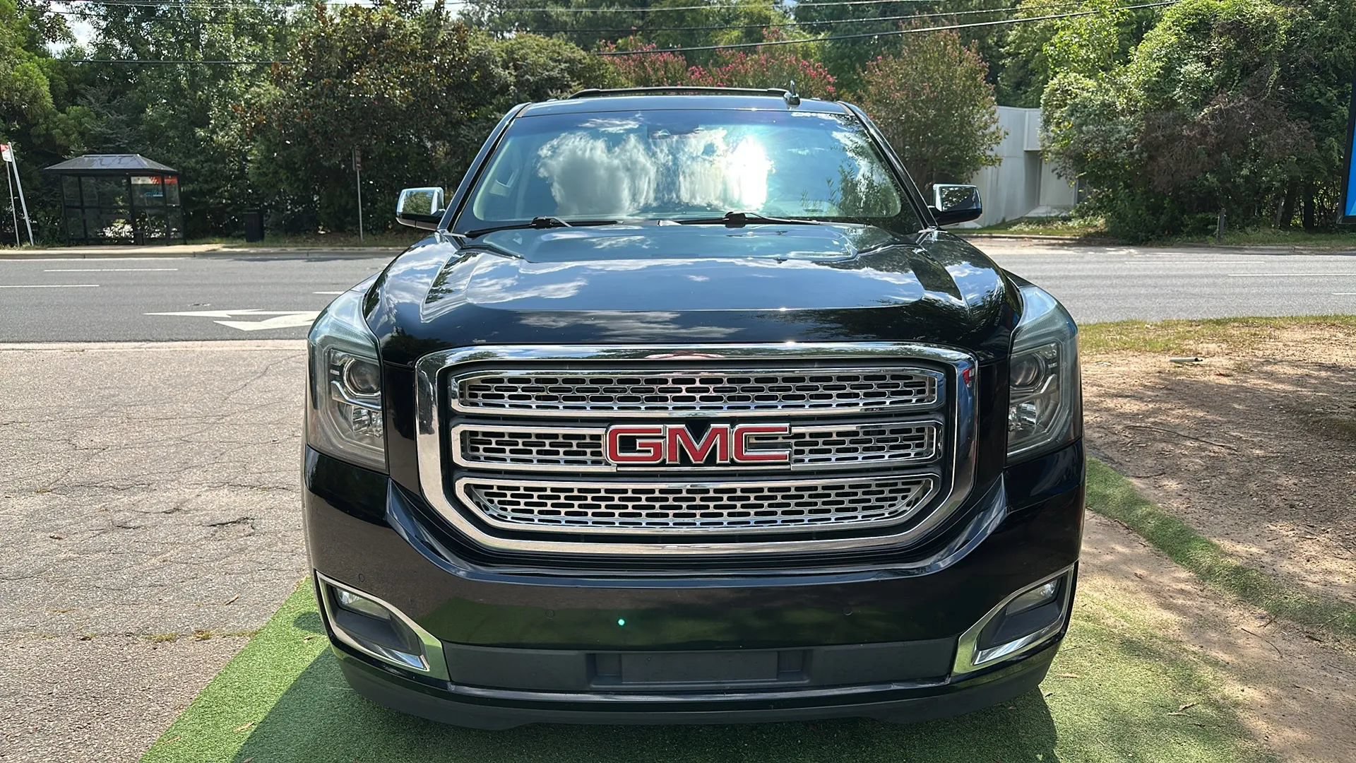 Used 2018 GMC Yukon SLT w/ Open Road Package AWD/4WD image 2
