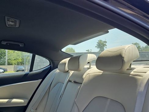 Used 2025 Genesis G70 2.5T image 13