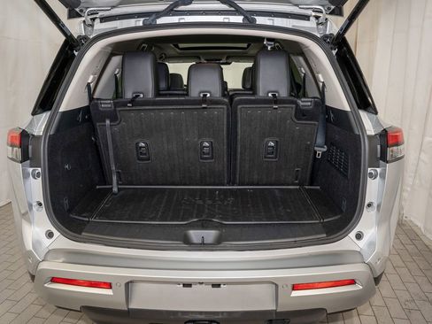 Certified 2024 Nissan Pathfinder Platinum w/ Cargo Package image 6