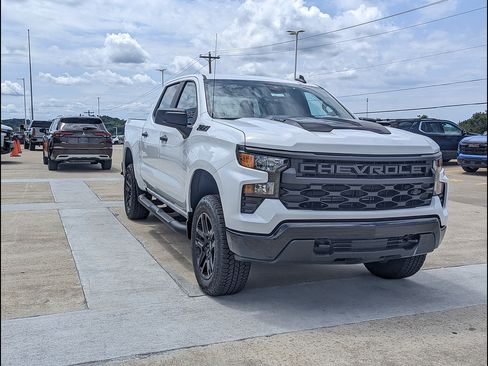 New 2026 Chevrolet Silverado 1500 Custom Trail Boss w/ Turbomax Blackout Package AWD/4WD image 5