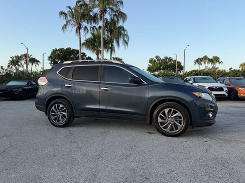 Used 2016 Nissan Rogue SL w/ SL Premium Package FWD image 2