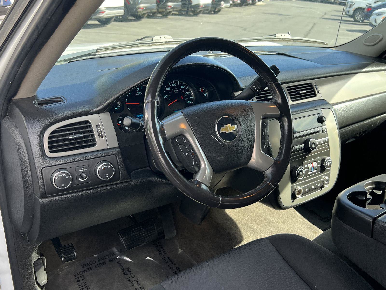 Used 2011 Chevrolet Avalanche LS AWD/4WD image 24