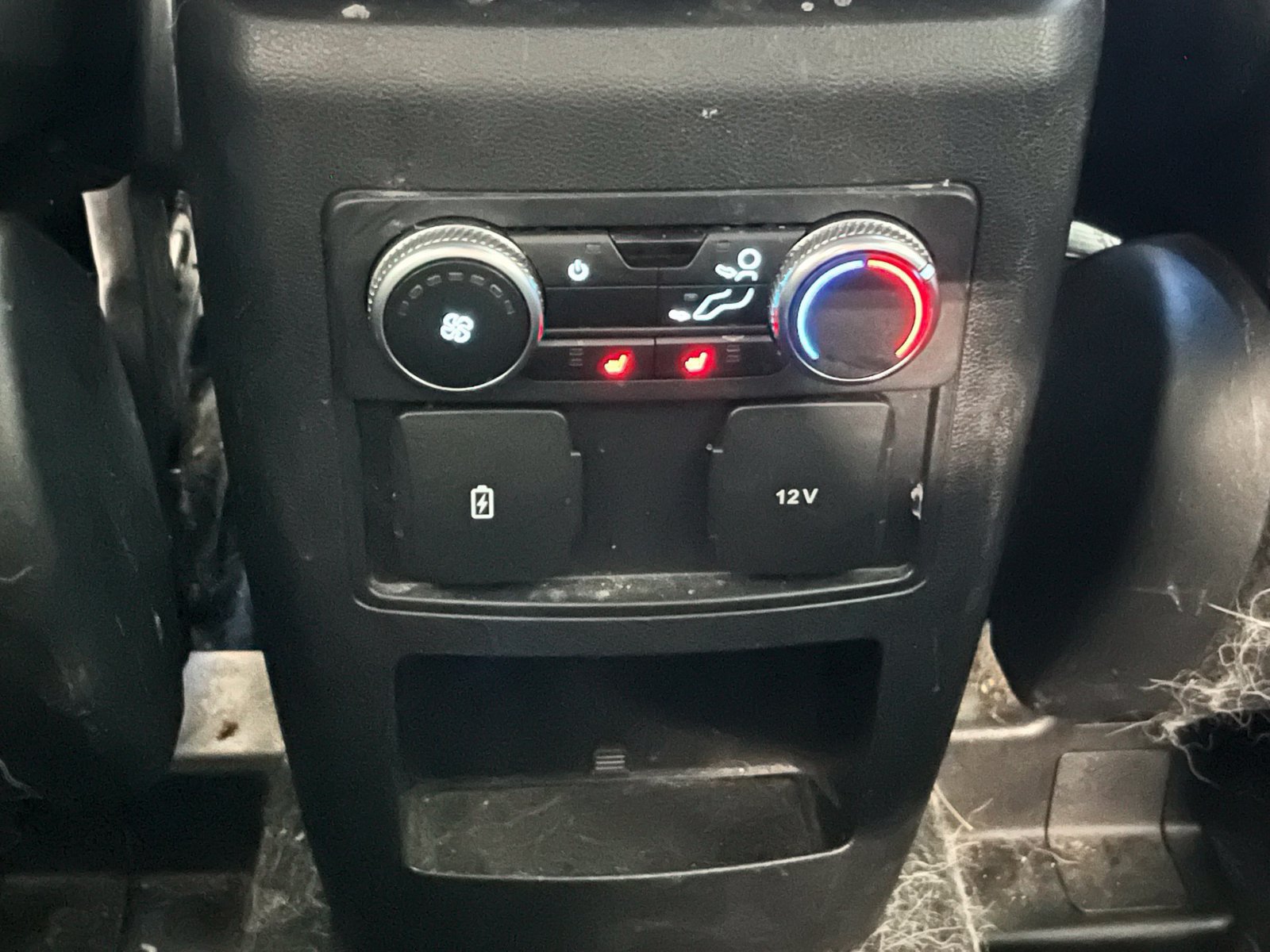 Used 2020 Ford Explorer XLT w/ Equipment Group 202A AWD/4WD image 36