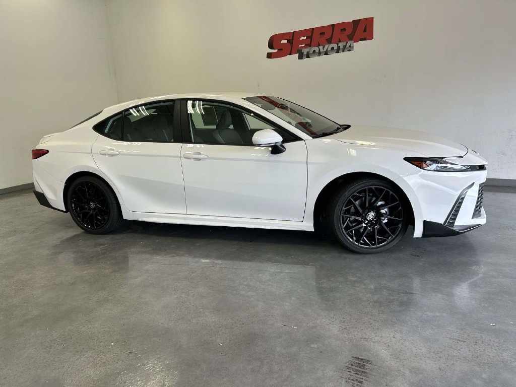 Used 2026 Toyota Camry SE w/ Convenience Package FWD image 2